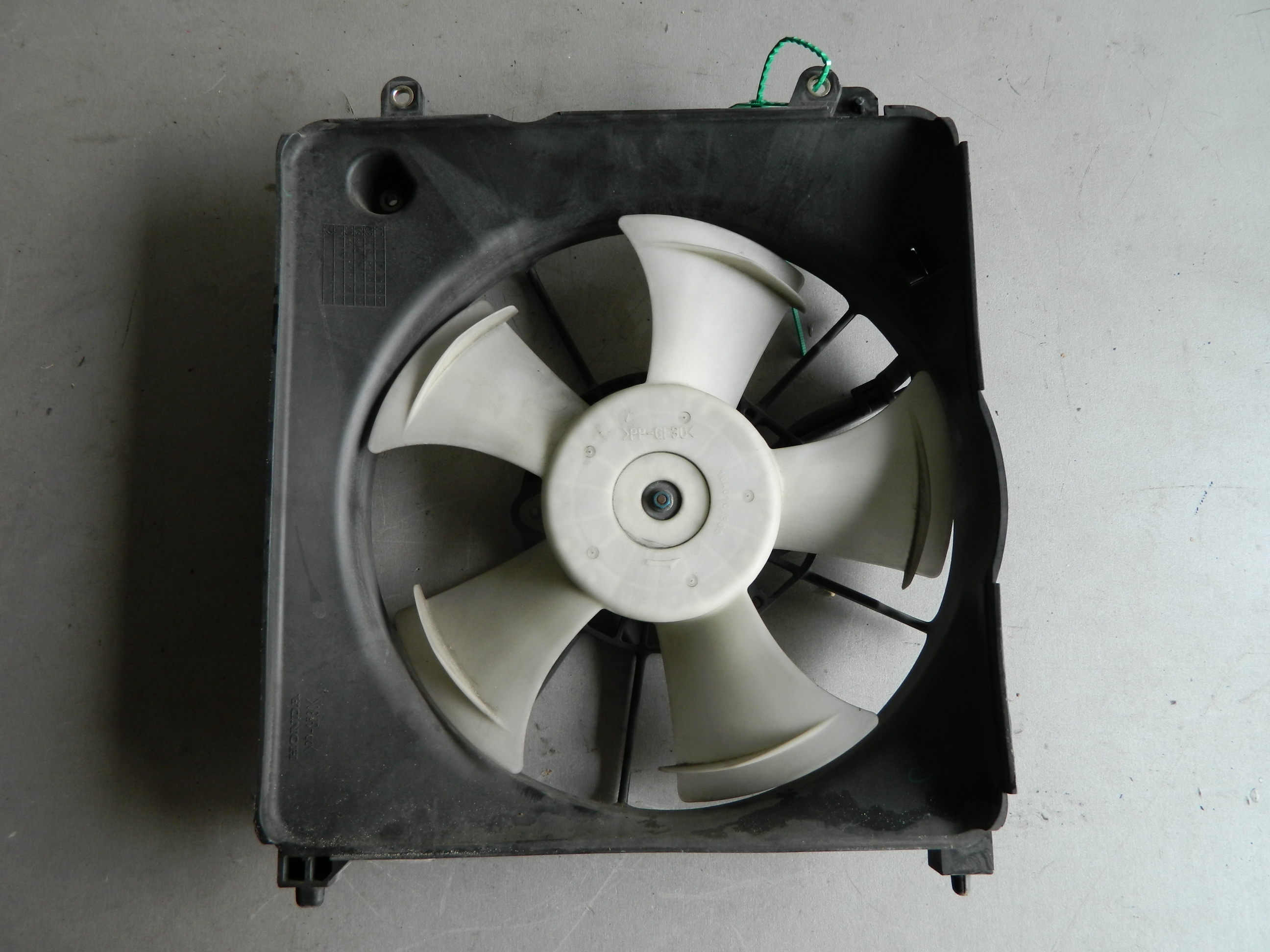 Диффузор радиатора HONDA FREED SPIKE GB3 (Контрактный) 79586246 | ГРОТ