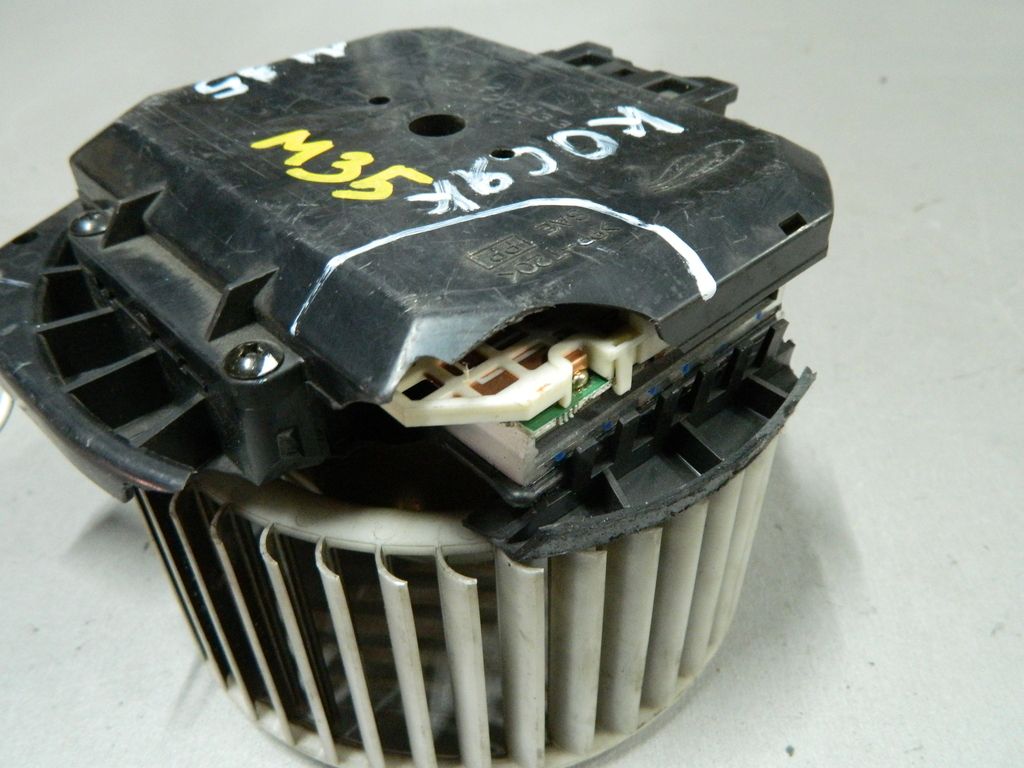 Мотор печки NISSAN STAGEA M35 (Контрактный) 03344195