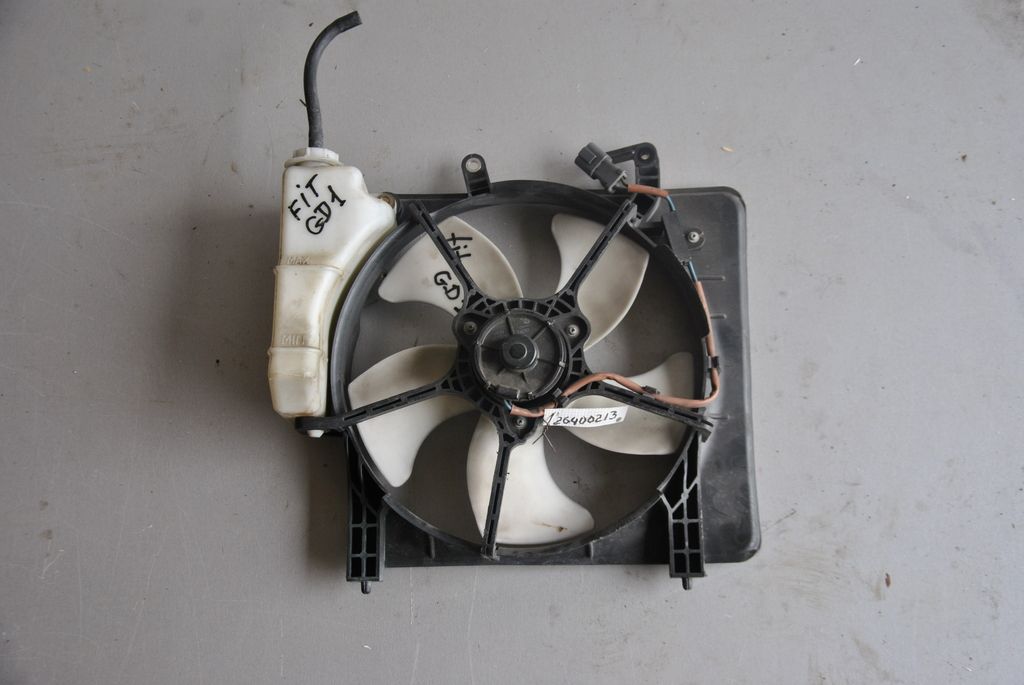 Диффузор радиатора HONDA Fit GD1 L13A (Контрактный) 26400213