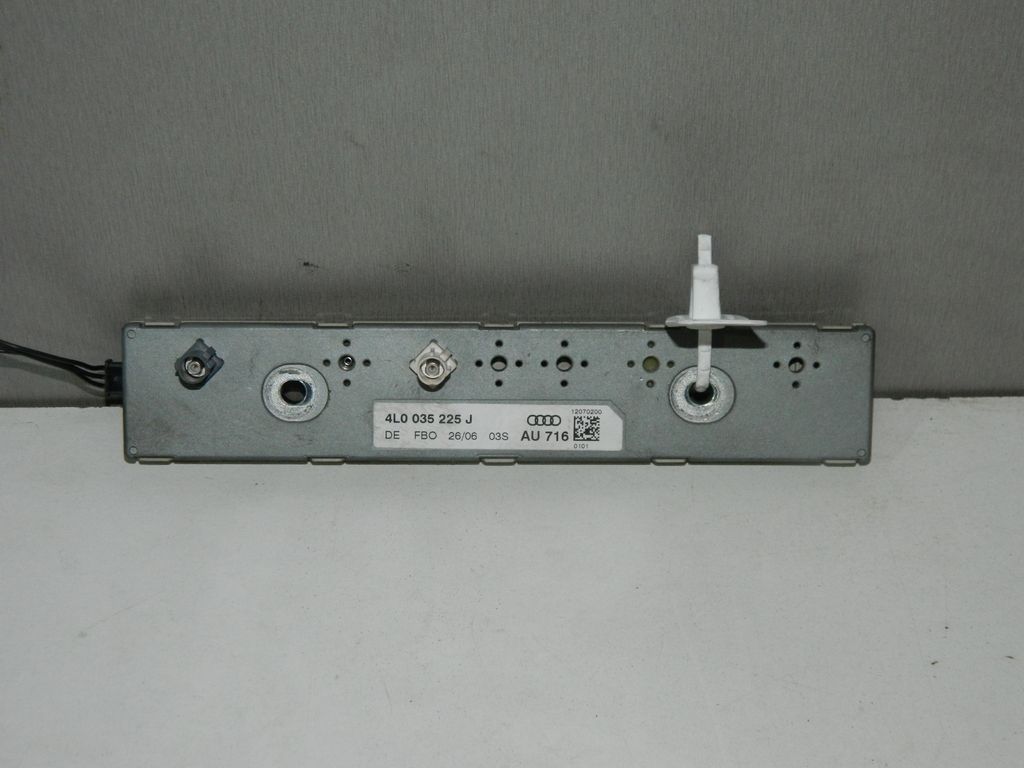 Усилитель антенны AUDI Q7 4L (Б/У) 35020526