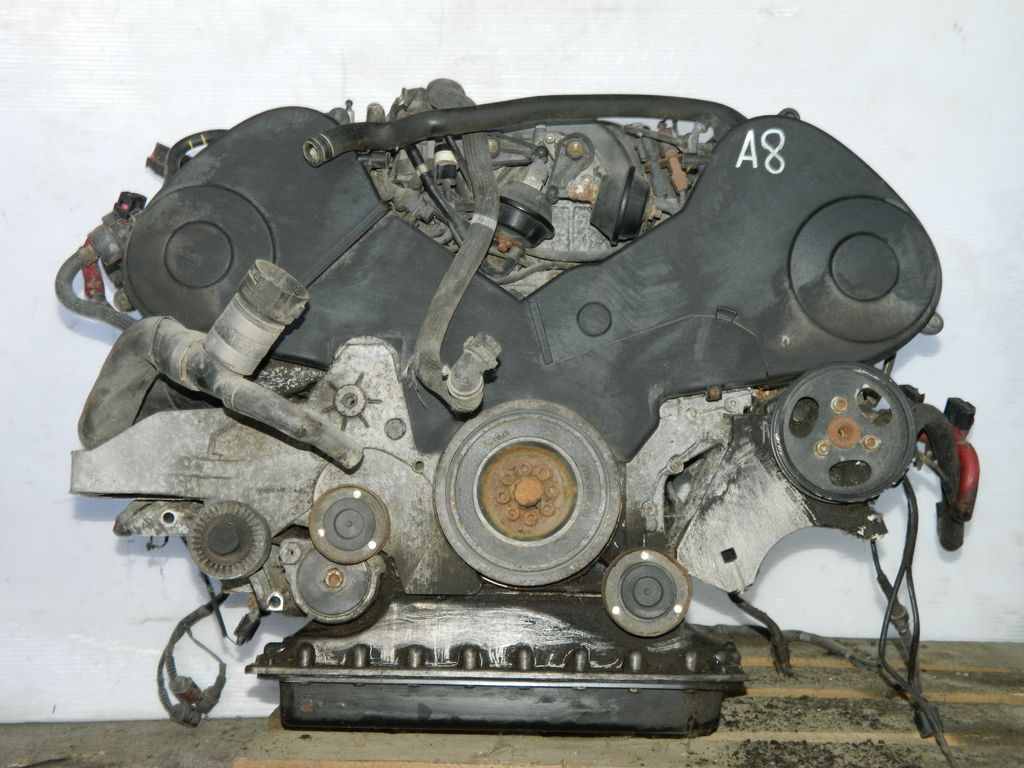 Двигатель AUDI A8 BFM (Контрактный) 40940799