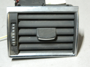 Дефлектор воздушный AUDI A8 4E2 Перед (Б/У) 40951628