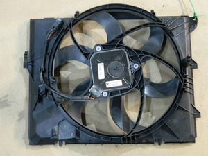 Диффузор радиатора BMW X1 E84 (Контрактный) 81540022