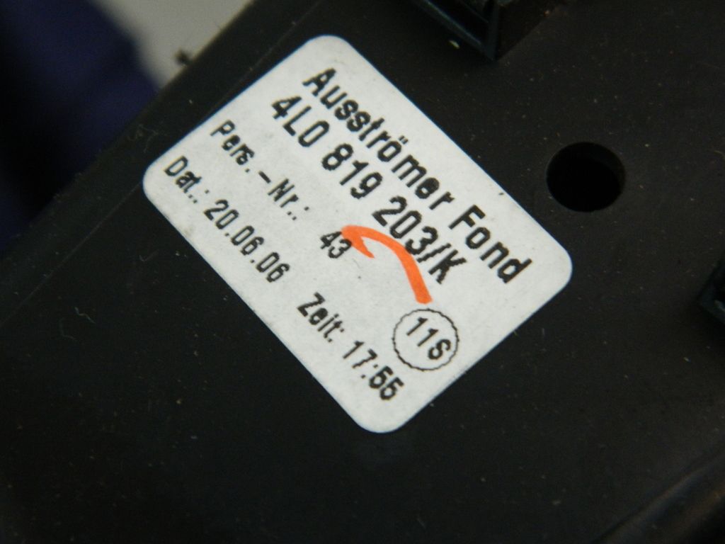 Дефлектор воздушный AUDI Q7 4L (Б/У)