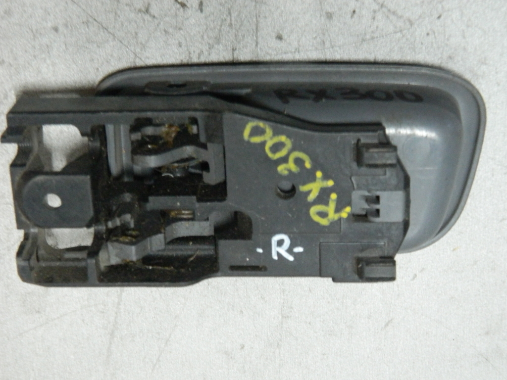 Ручка двери внутренняя LEXUS RX300 MCU15 Прав (Контрактный) 81528444