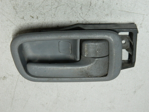 Ручка двери внутренняя LEXUS RX300 MCU15 Прав (Контрактный) 81528444