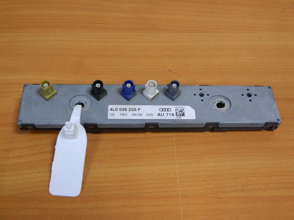 Усилитель антенны AUDI Q7 4L (Б/У)