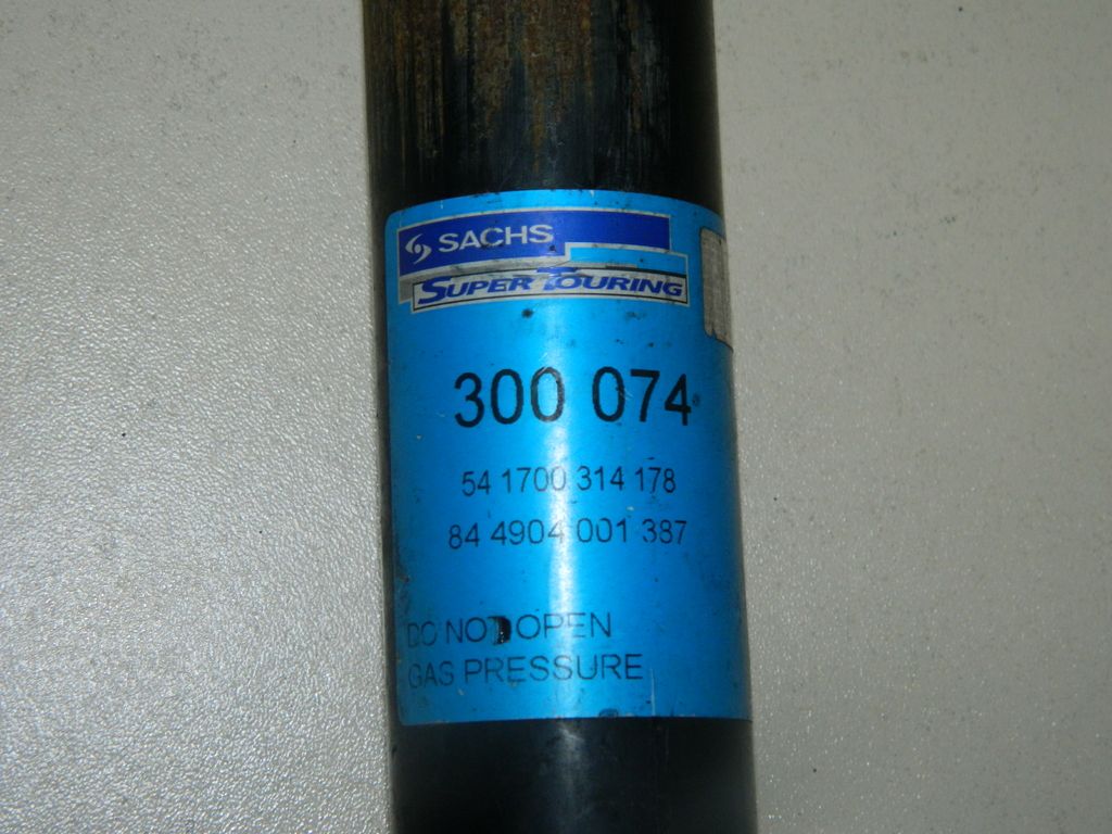 Амортизатор VOLVO S60 Зад (Контрактный) 45992033