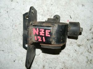 Подушка двигателя TOYOTA NZE121 1NZ Лев (Контрактный)